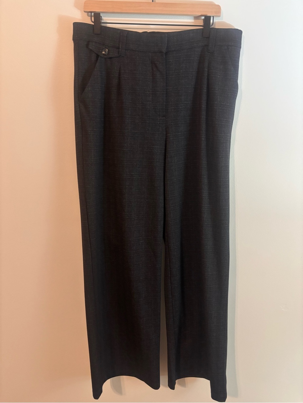 Democracy Women's Straight-Leg Dress Pants in Charcoal